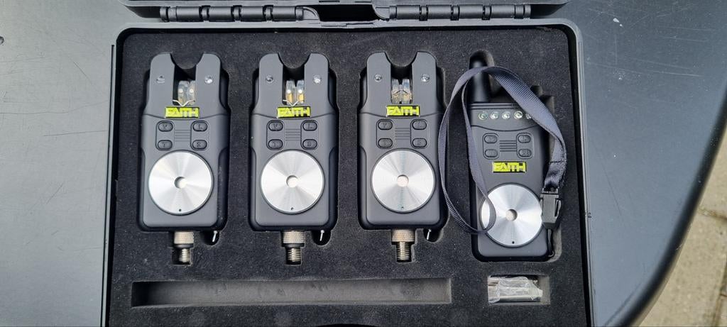 Faith Wicked beetmelders set, Ophalen of Verzenden