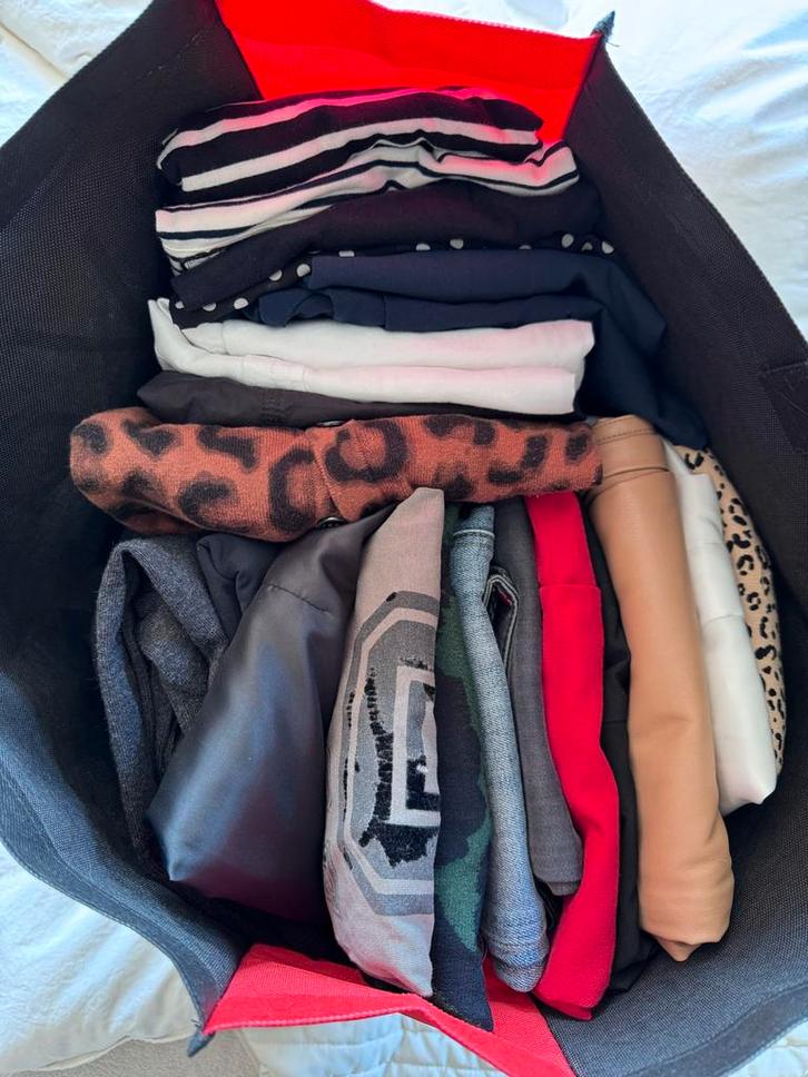 28-delig Kledingpakket Dames M/38 - Modieus & Topmerken, Kleding | Dames, Dames-kledingpakketten, Zo goed als nieuw, Maat 38/40 (M)