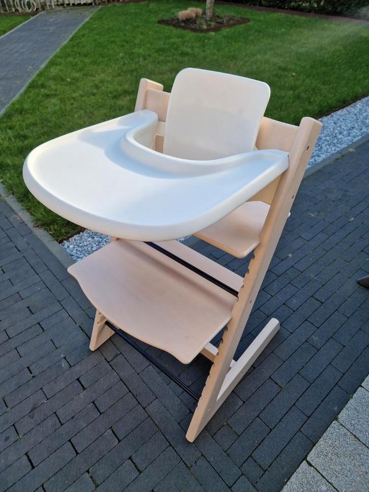 Stokke tripp trapp kinderstoel dienblad whitewash, Kinderen en Baby's, Kinderstoelen, Zo goed als nieuw, Meegroeistoel, Aanschuifbaar