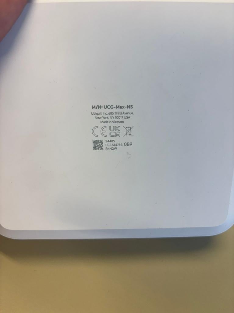 Ubiquiti UniFi Gateway Max, Ophalen of Verzenden, Zo goed als nieuw, Router met modem, Ubiquity