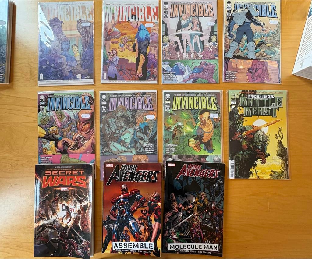 Invincible en Marvel Comics Collectie, Boeken, Strips | Comics, Zo goed als nieuw, Meerdere comics, Amerika, Ophalen of Verzenden