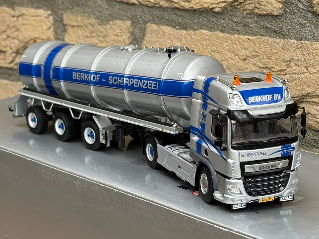 WSI Daf CF Berkhof Scherpenzeel mesttanker nieuw in doos, Hobby en Vrije tijd, Modelauto's | 1:50, Ophalen of Verzenden, Nieuw