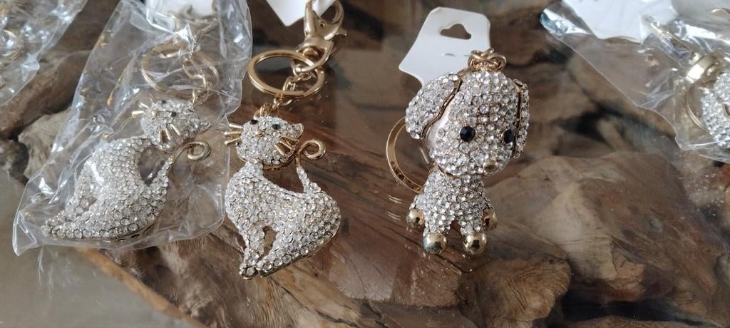 Sleutelhangers hond en kat met steentjes, Ophalen of Verzenden