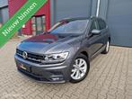 Volkswagen Tiguan 1.4 TSI ACT SOUND /Panoramadak/ Trekhaak, Auto's, Volkswagen, Stof, 4 cilinders, 17 km/l, 1398 kg