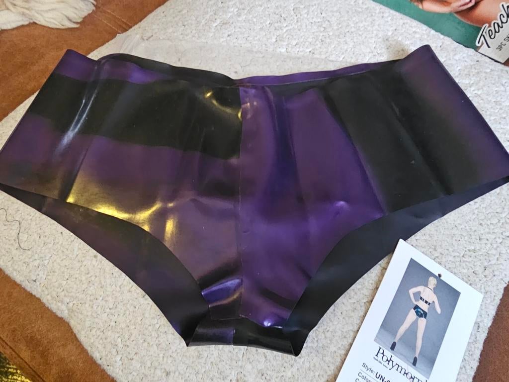 Latex broekje nieuw small, Kleding | Dames, Ondergoed en Lingerie, Ophalen of Verzenden