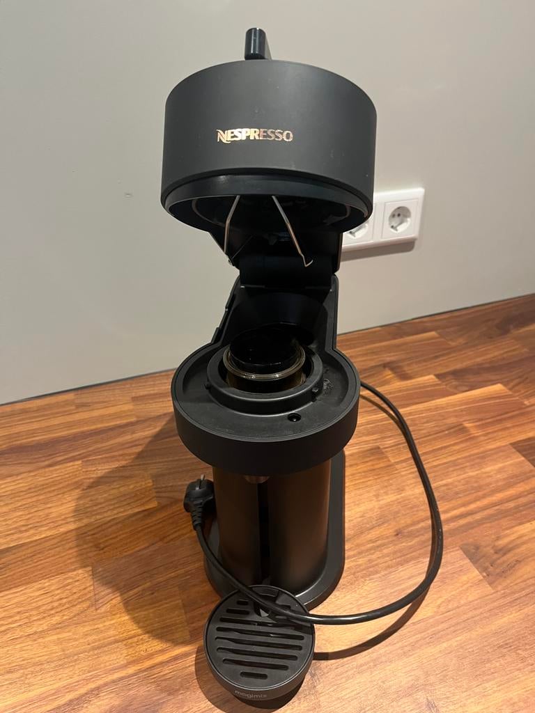 Nespresso vertuo., Witgoed en Apparatuur, Koffiezetapparaten, Ophalen of Verzenden, Zo goed als nieuw, Koffiemachine