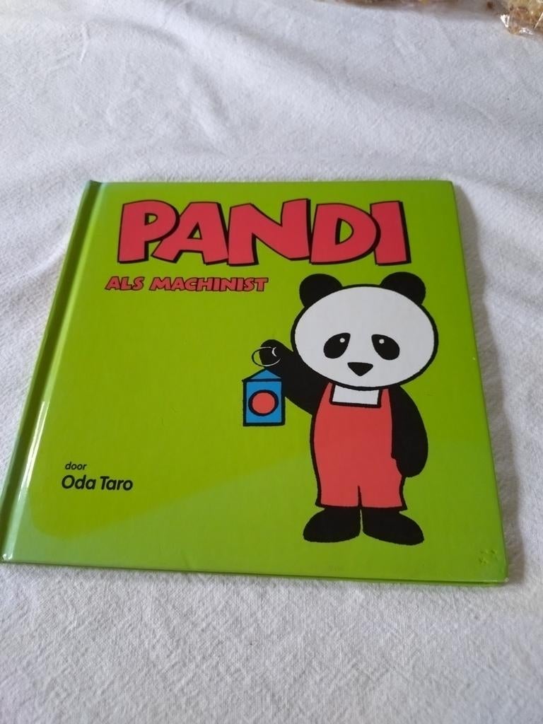 Pandi als Machinist - Kinderboek door Oda Taro, Ophalen of Verzenden, Zo goed als nieuw, Oda Taro, Fictie algemeen
