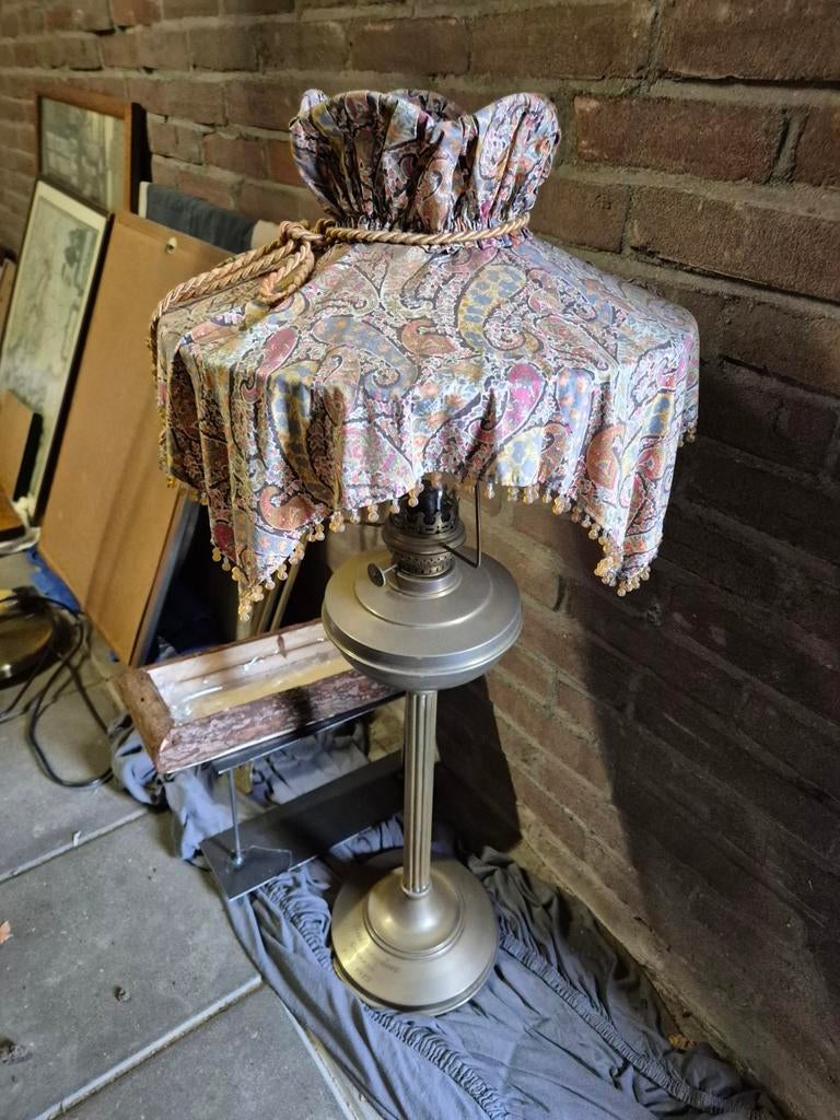 Antieke olielamp met originele stoffen kap, Antiek en Kunst, Ophalen of Verzenden