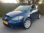 Volkswagen Golf 1.6 FSI Turijn NIEUWE APK AIRCO-ECC HOGE INS, Voorwielaandrijving, Stof, Gebruikt, Zwart