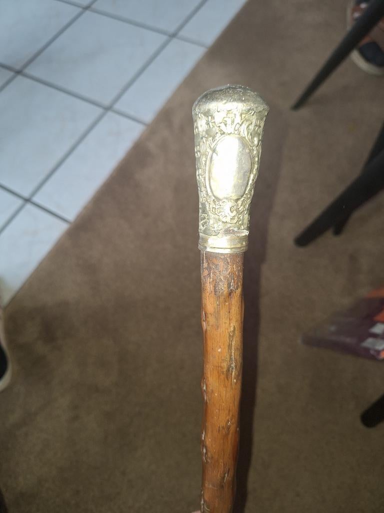 Antiek wandelstok, Ophalen