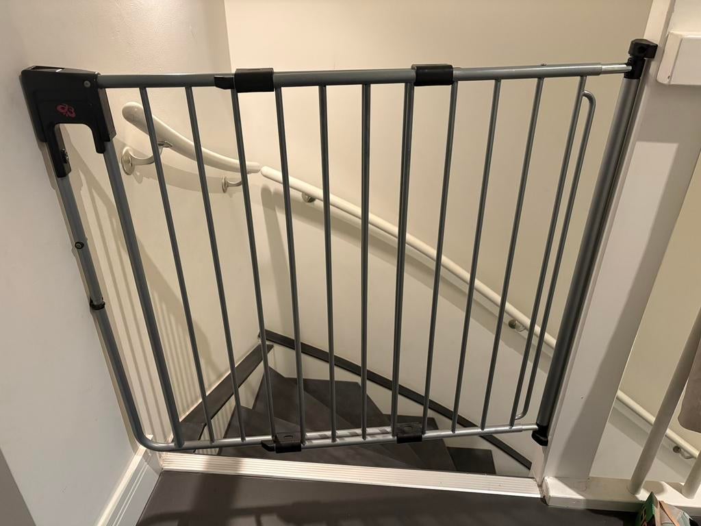 Stalen verstelbaar traphekje Fenss SafetyDoor, Ophalen, Zo goed als nieuw, 115 cm of meer, Metaal of IJzer