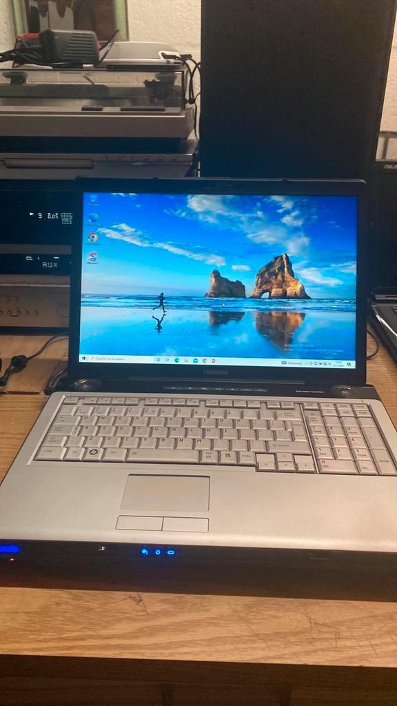 Prima Toshiba laptop met Windows 10 + Officepakket + Adapter, Computers en Software, Windows Laptops, Zo goed als nieuw, 17 inch of meer