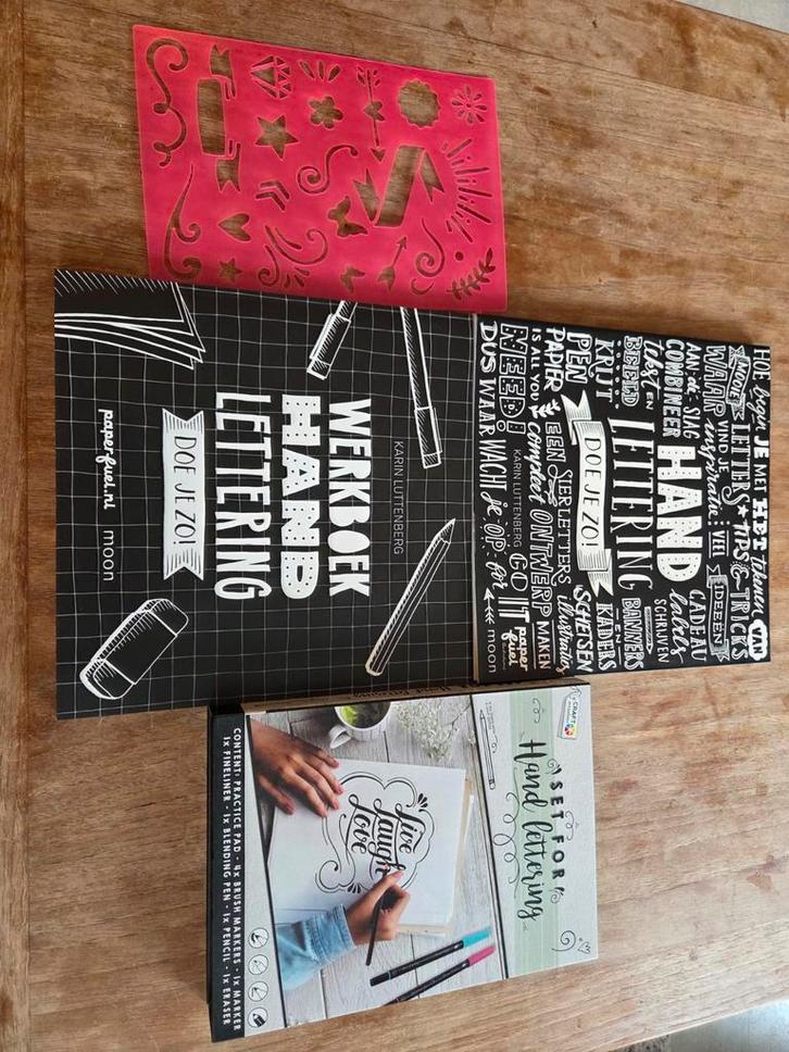 Boeken Handlettering: Werkboek en oefenblok Karin Luttenberg, Boeken, Hobby en Vrije tijd, Zo goed als nieuw, Tekenen en Schilderen