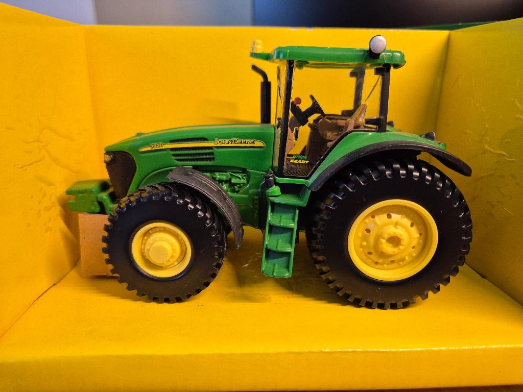 JOHN DEERE 7920, Ophalen of Verzenden, Zo goed als nieuw, Tractor of Landbouw, Britains