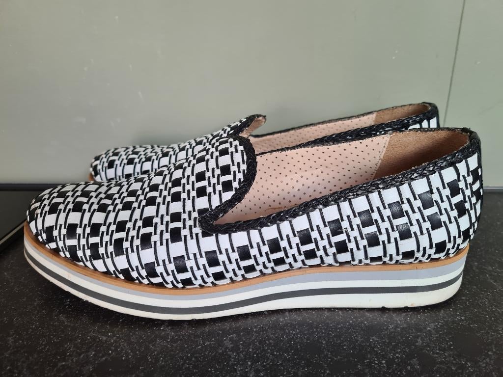 PERTINI maat 39,5, Spaans design handgemaakt., Kleding | Dames, Zo goed als nieuw, Instappers, Zwart, PERTINI Spaans design