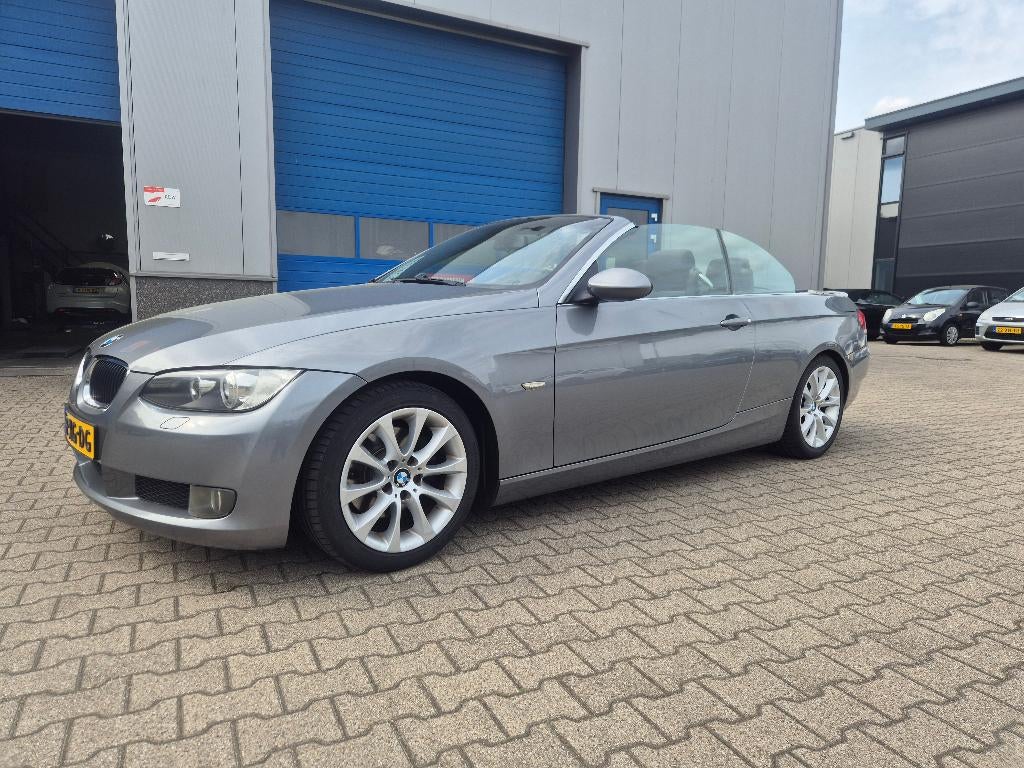 BMW 3-Serie 2.0 I 320 Cabrio 2007 Grijs, 170PK, Auto's, BMW, 1995 cc, Zwart, 4 cilinders, Cabriolet