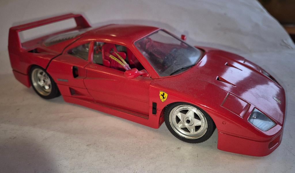 Ferrari F40 Modelauto 1:18, Hobby en Vrije tijd, Modelauto's | 1:18, Ophalen of Verzenden, Zo goed als nieuw, Auto, Bburago