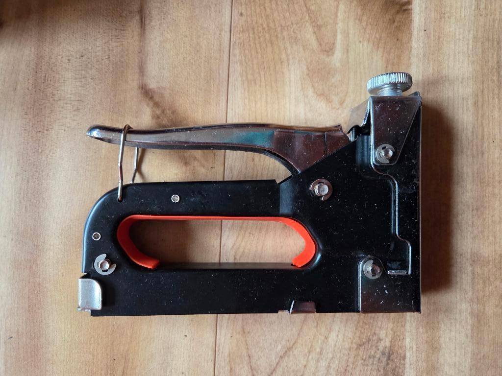 Stalen handtacker / nietmachine nieuw, Ophalen of Verzenden, Nieuw