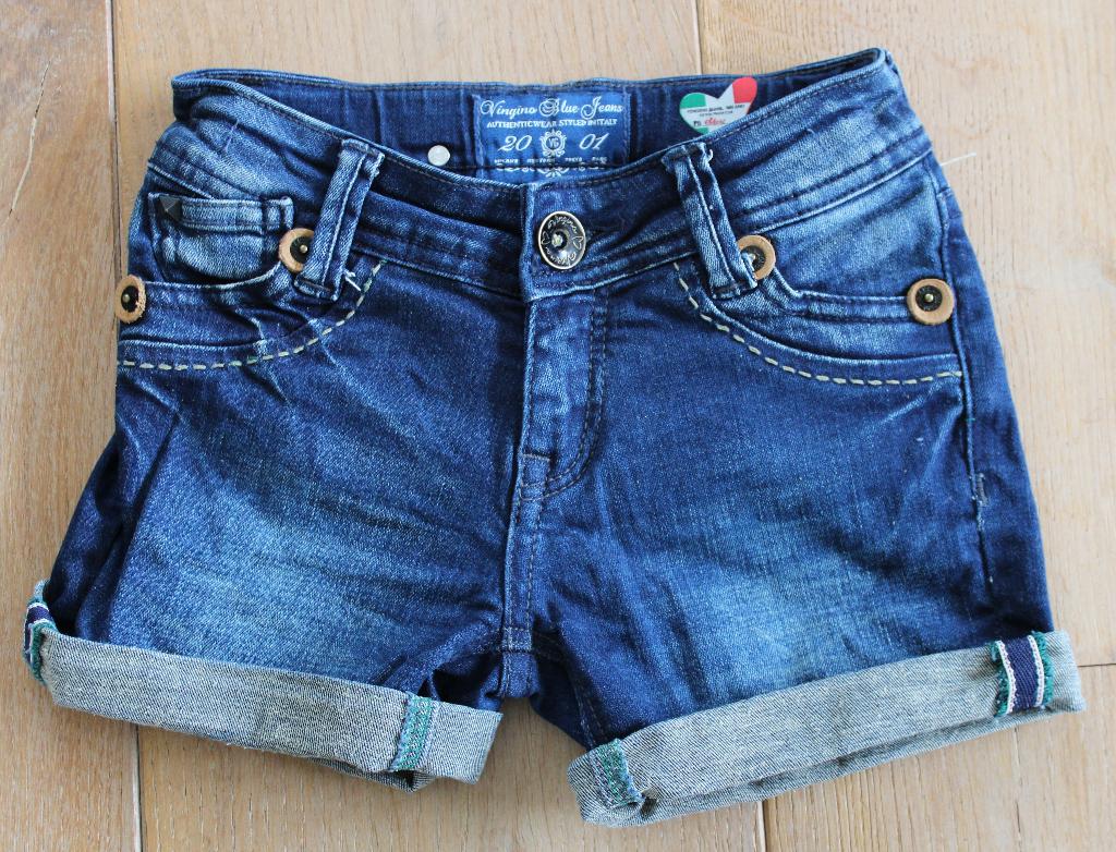 Denim short van Vingino maat 6 / 116, Kinderen en Baby's, Kinderkleding | Maat 116, Broek, Meisje, Ophalen of Verzenden, Zo goed als nieuw