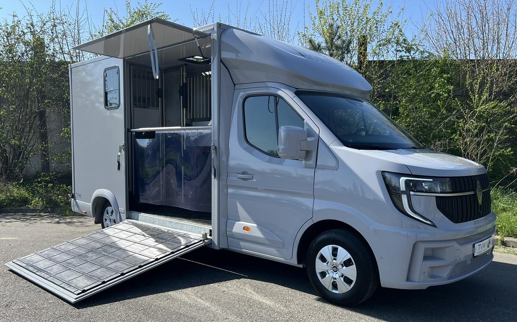 Renault Master Paardenwagen / Horsetruck / Veewagen / Nieuw, Dieren en Toebehoren, Paarden en Pony's | Trailers en Aanhangwagens