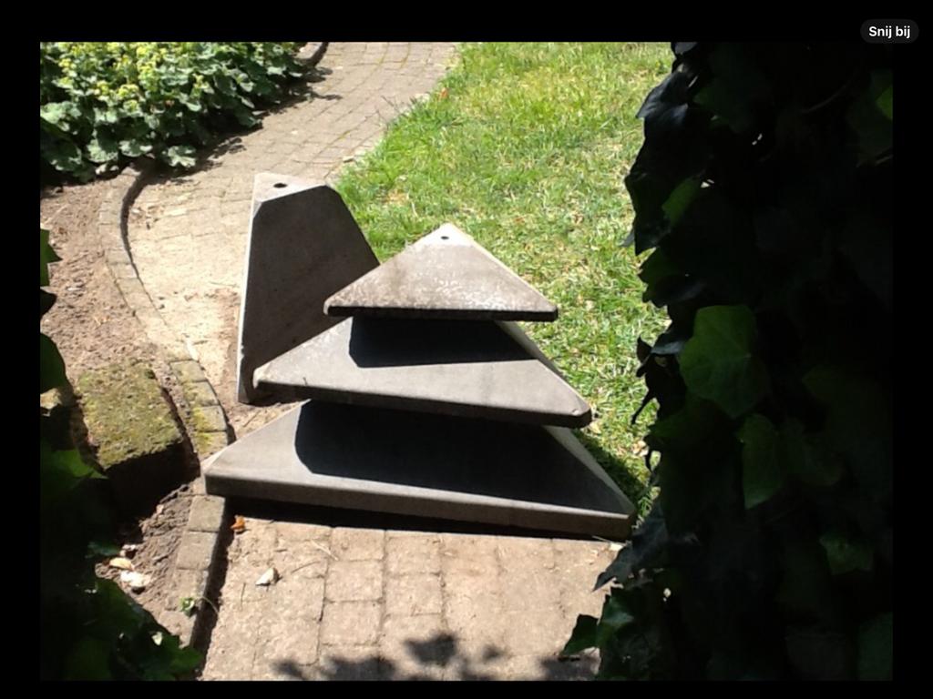 Geometrisch Waterornament beton, Tuin en Terras, Ophalen, Zo goed als nieuw