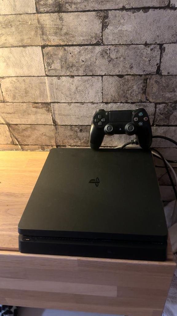 PlayStation 4 Slim met controller, Spelcomputers en Games, Spelcomputers | Sony PlayStation 4, Ophalen of Verzenden, Zo goed als nieuw