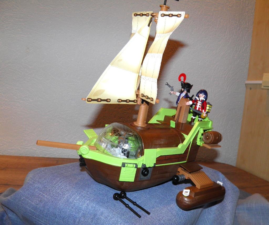 Playmobil modern piratenschip. Set 9000 Met 2 speelfiguren., Ophalen of Verzenden, Zo goed als nieuw