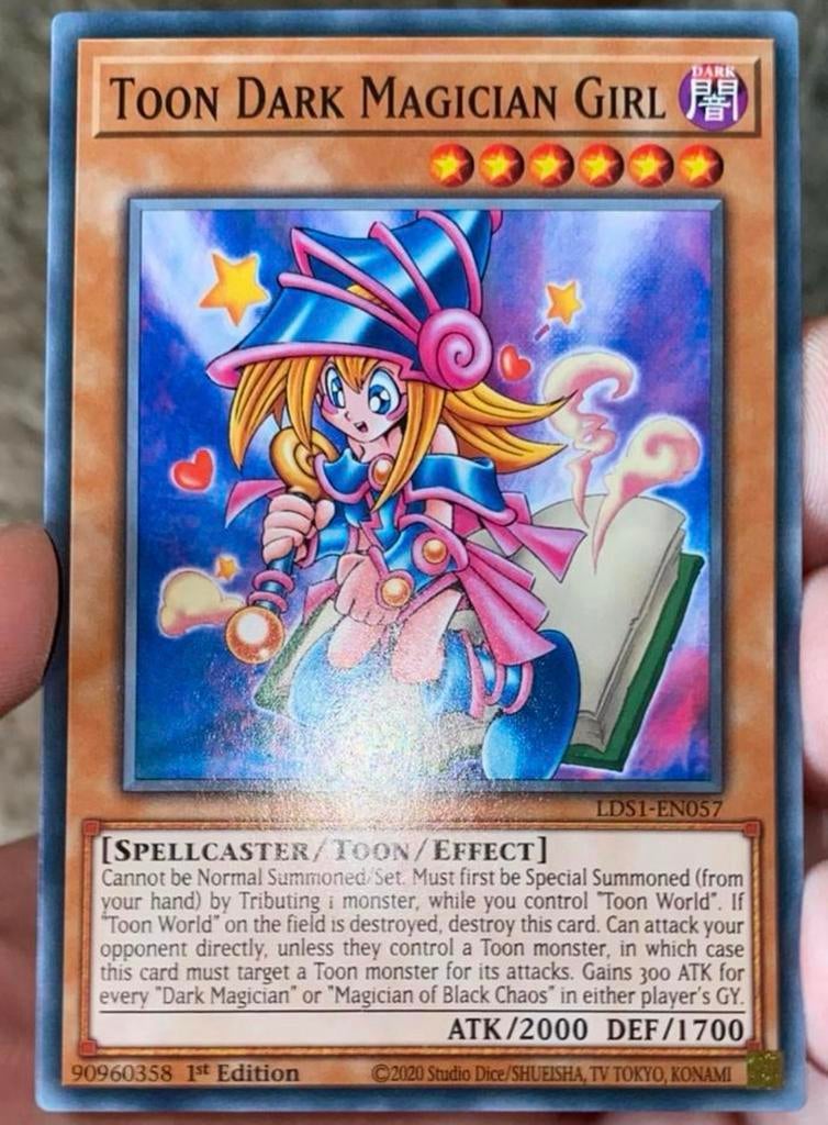 Yu-Gi-Oh! Toon Dark Magician Girl LDS1 1st Edition !, Hobby en Vrije tijd, Verzamelkaartspellen | Yu-gi-Oh!, Ophalen of Verzenden