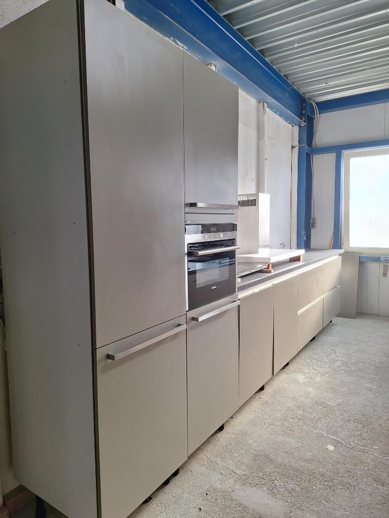 keuken Compleet met APP 120Keukens op voorraad 2912, Ophalen of Verzenden, Zo goed als nieuw, Enkelwandige keuken, Met kookeiland