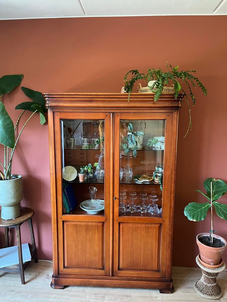 Vintage houten vitrinekast met glazen deuren, Huis en Inrichting, Ophalen, Gebruikt, 50 tot 100 cm, 150 tot 200 cm