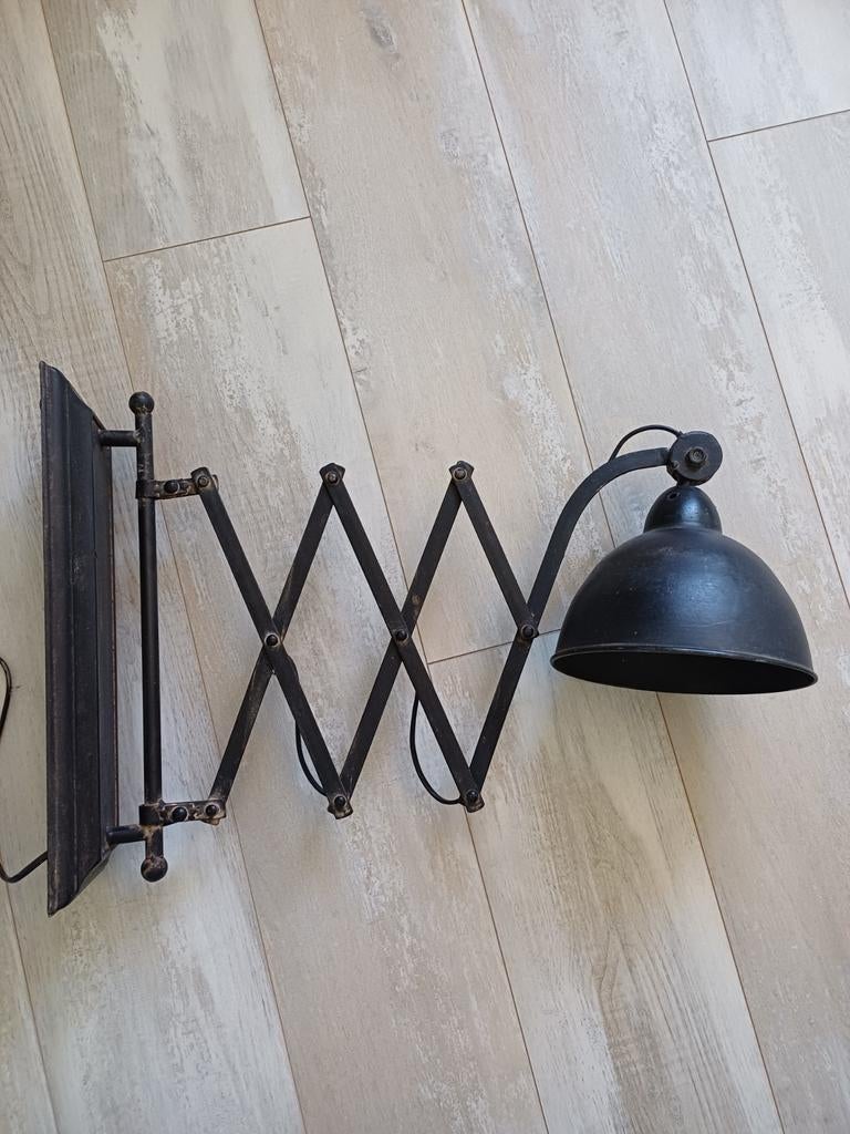 Uittrekbare Wandlamp - Zwart Staal - Max 60cm, Ophalen, Gebruikt, Metaal