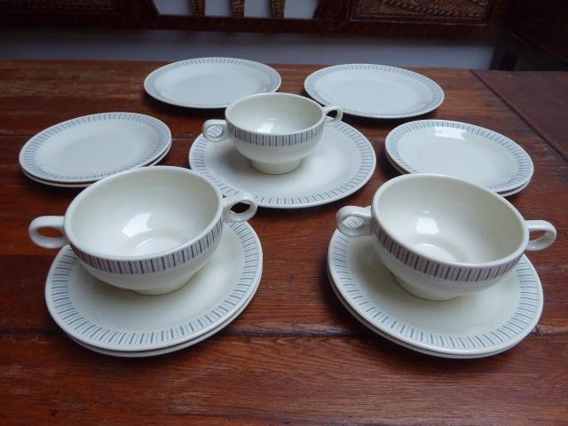 3 soepkommen en 11 bordjes, Royal Sphinx Maastricht, Antiek en Kunst, Antiek | Servies los, Ophalen of Verzenden