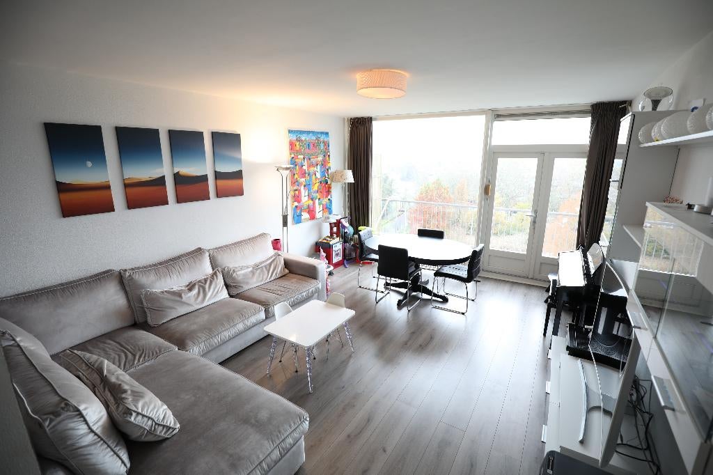For rent in Amsterdam 3 bedrooms, Huizen en Kamers, Huizen te huur, Via bemiddelaar, 3 kamers, 90 m², Appartement