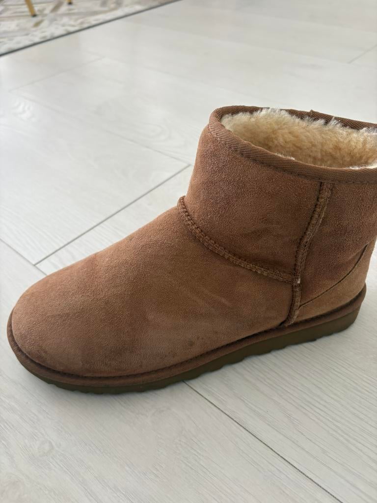Uggs classics, Ophalen of Verzenden, Zo goed als nieuw