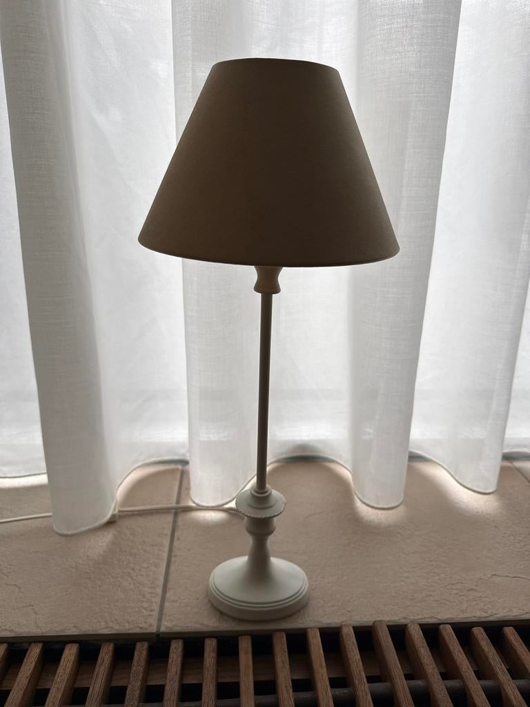 Twee brocante tafellampen, Ophalen of Verzenden, Gebruikt, Stof, Minder dan 50 cm