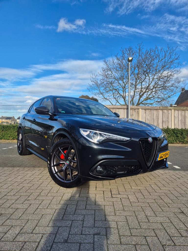 Alfa Romeo Stelvio 2.2 JTD  performance getuned 260pk 550nm, 745 kg, Achterwielaandrijving, 4 cilinders, Zwart