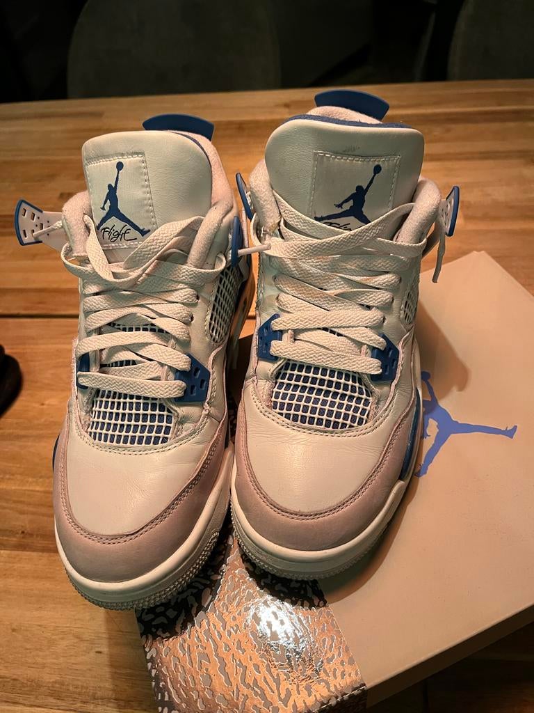 Nike Jordan 4 Retro Blauw Maat 39 - Zo goed als nieuw, Kleding | Dames, Schoenen, Ophalen of Verzenden, Zo goed als nieuw, Blauw