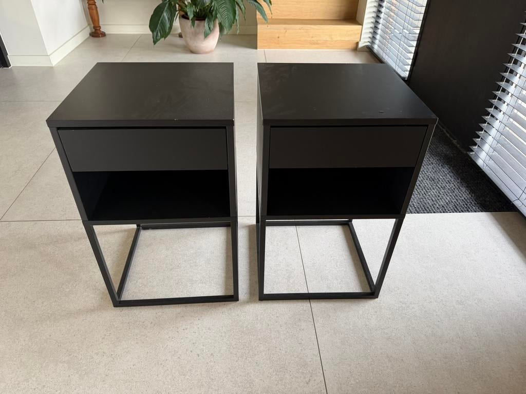 Ikea Vikhammer nachtkastje, Huis en Inrichting, Slaapkamer | Nachtkastjes, Ophalen, Gebruikt, Minder dan 45 cm