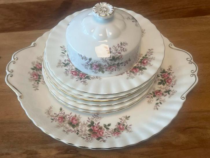 Royal Albert Lavender Rose 8-delige set - Perfecte staat, Antiek en Kunst, Antiek | Servies compleet, Ophalen of Verzenden