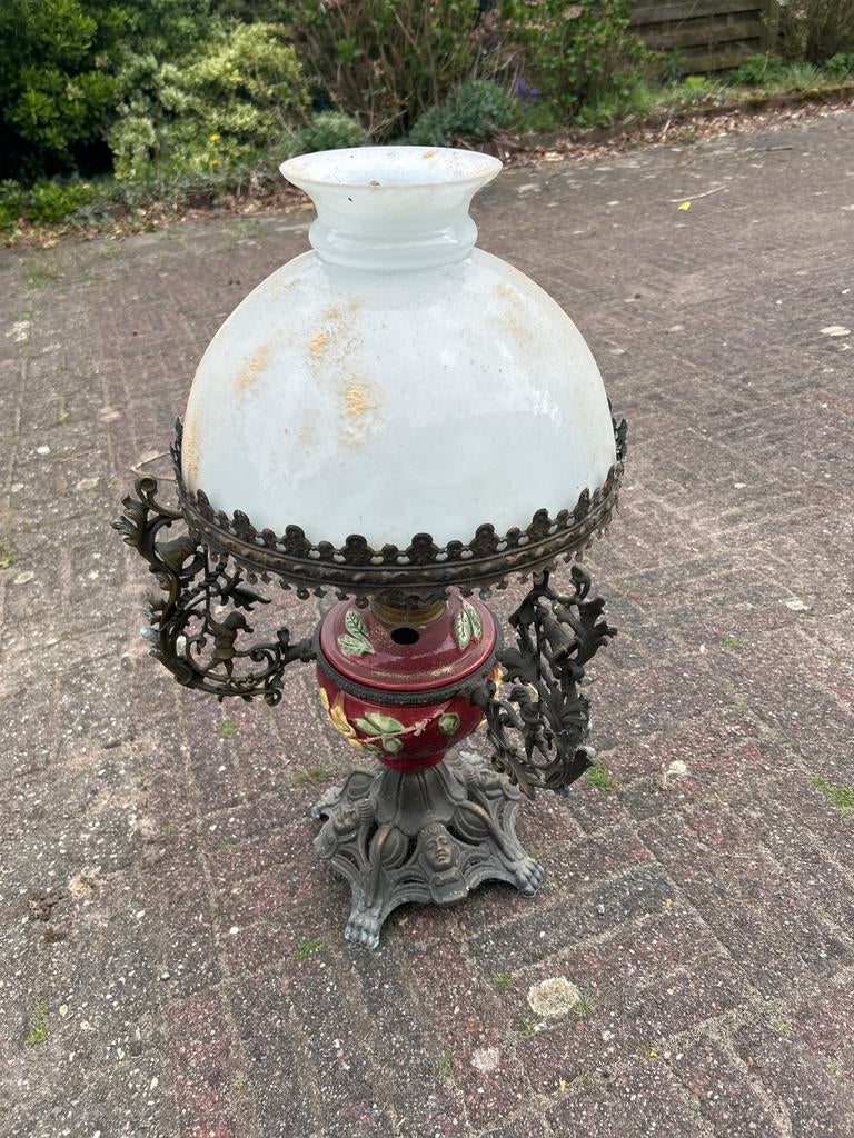 Antieke olielamp met sierlijke details, Ophalen of Verzenden