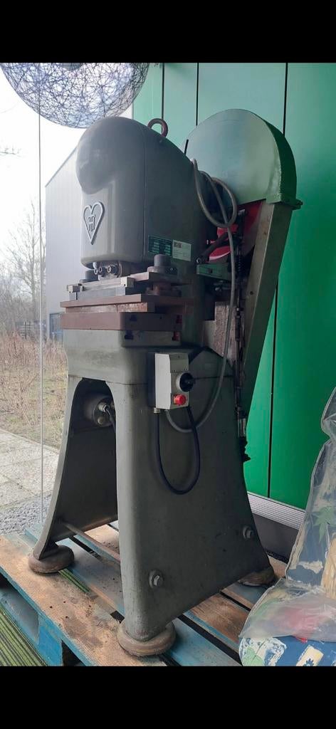 Ter Hart excenterpers 25 ton €400,-, Doe-het-zelf en Verbouw, Gereedschap | Overige machines, Ophalen