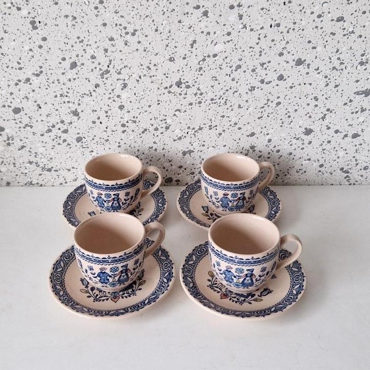 Espresso kop en schotels Johnson Brothers Hearts en Flowers, Antiek en Kunst, Antiek | Servies los, Ophalen of Verzenden