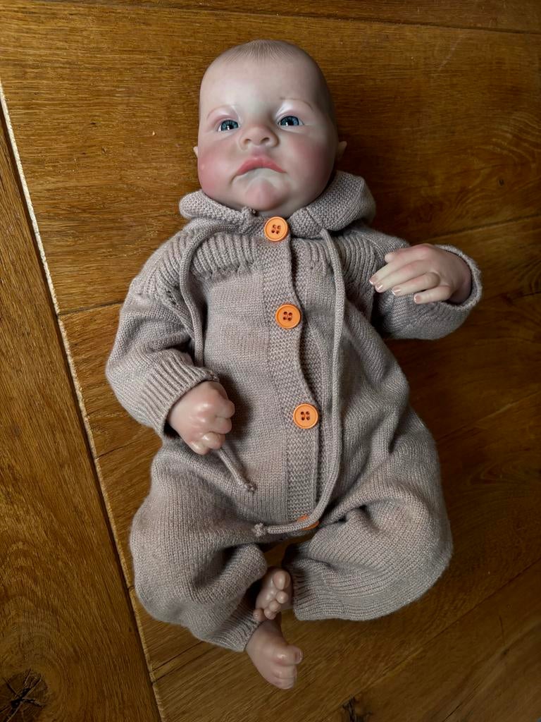 Realistische Reborn Newborn Pop in Gebreid Pakje, Kinderen en Baby's, Speelgoed | Poppen, Ophalen of Verzenden, Zo goed als nieuw