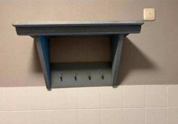 Mooi houten blauw vergrijsd wandrek met 4 haken, Ophalen of Verzenden, Zo goed als nieuw