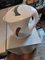 1 witte waterkoker oop 220v, Ophalen of Verzenden, Zo goed als nieuw