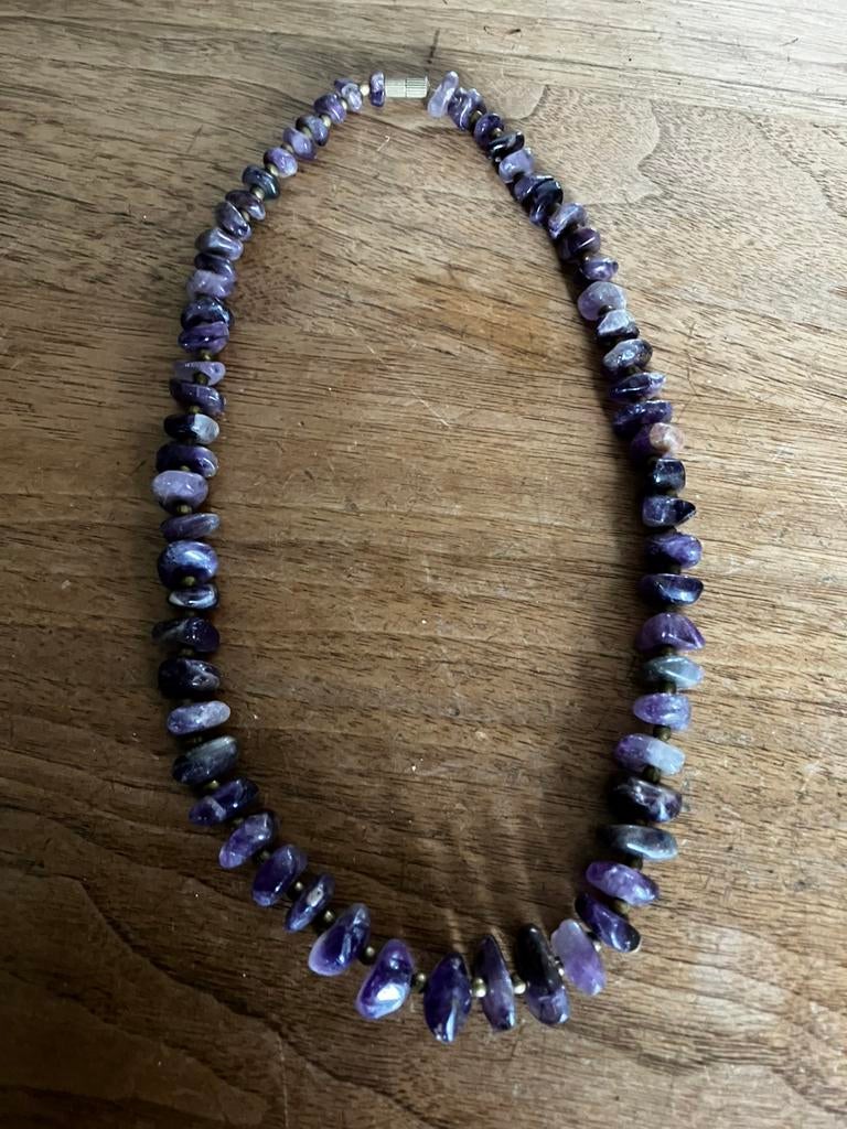 Vintage amethist ketting 50 cm bronskleurig slotje, Sieraden, Tassen en Uiterlijk, Antieke sieraden, Ophalen of Verzenden, Overige materialen