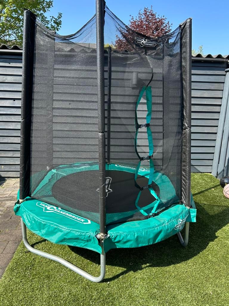 Trampoline, Ophalen, Zo goed als nieuw