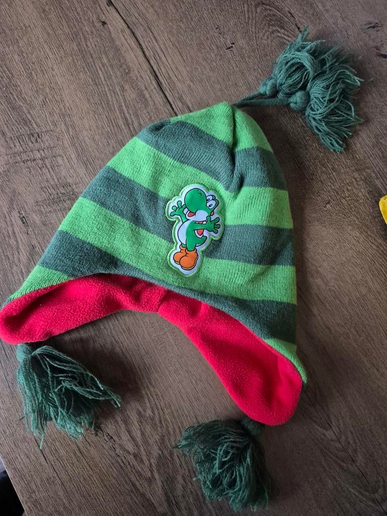 Yoshi muts groen gestreept, Kinderen en Baby's, Babykleding | Mutsen, Sjaals en Wanten, Ophalen of Verzenden, Zo goed als nieuw