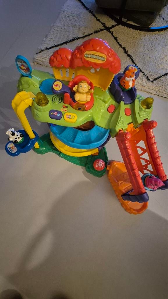 Vtech boomhuis met licht, geluid en 4 tuimeldiertjes, Kinderen en Baby's, Speelgoed | Vtech, Ophalen, Zo goed als nieuw, 6 maanden tot 2 jaar