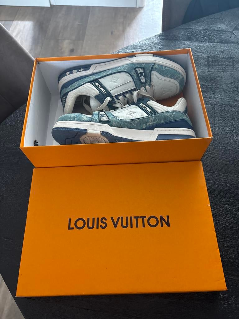 Louis Vuitton Sneakers - Stijlvolle Designer Schoenen, Kleding | Heren, Riemen en Ceinturen, Ophalen of Verzenden, Zo goed als nieuw
